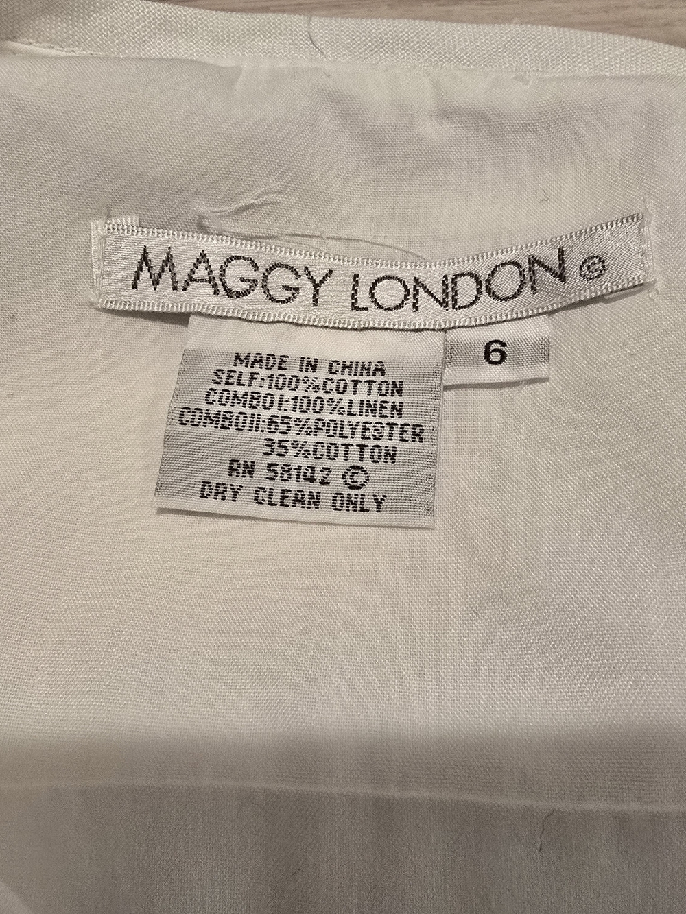 Maggy London Sleeveless Empire Waist Floral Eyelet Sheath Dress Size 6 White. - Picture 9 of 10